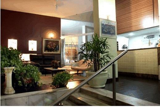 Nevada Thorium Hotel กวาราปารี ภายนอก รูปภาพ